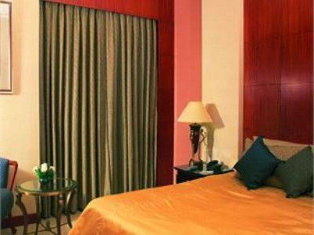 Hotel Hans International New Delhi Exteriör bild