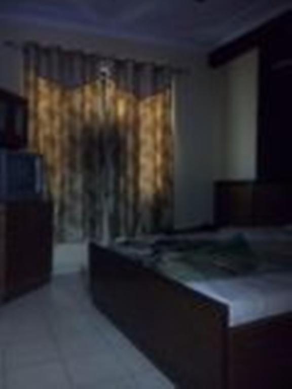 Hotel Hans International New Delhi Rum bild