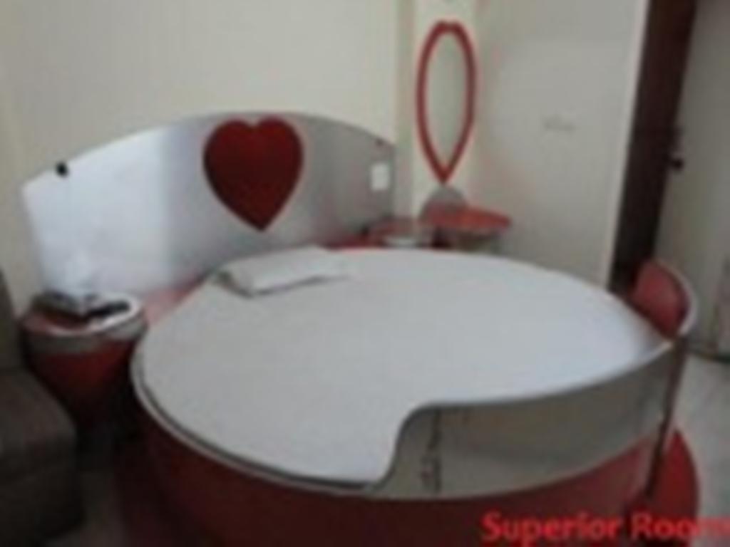Hotel Hans International New Delhi Rum bild