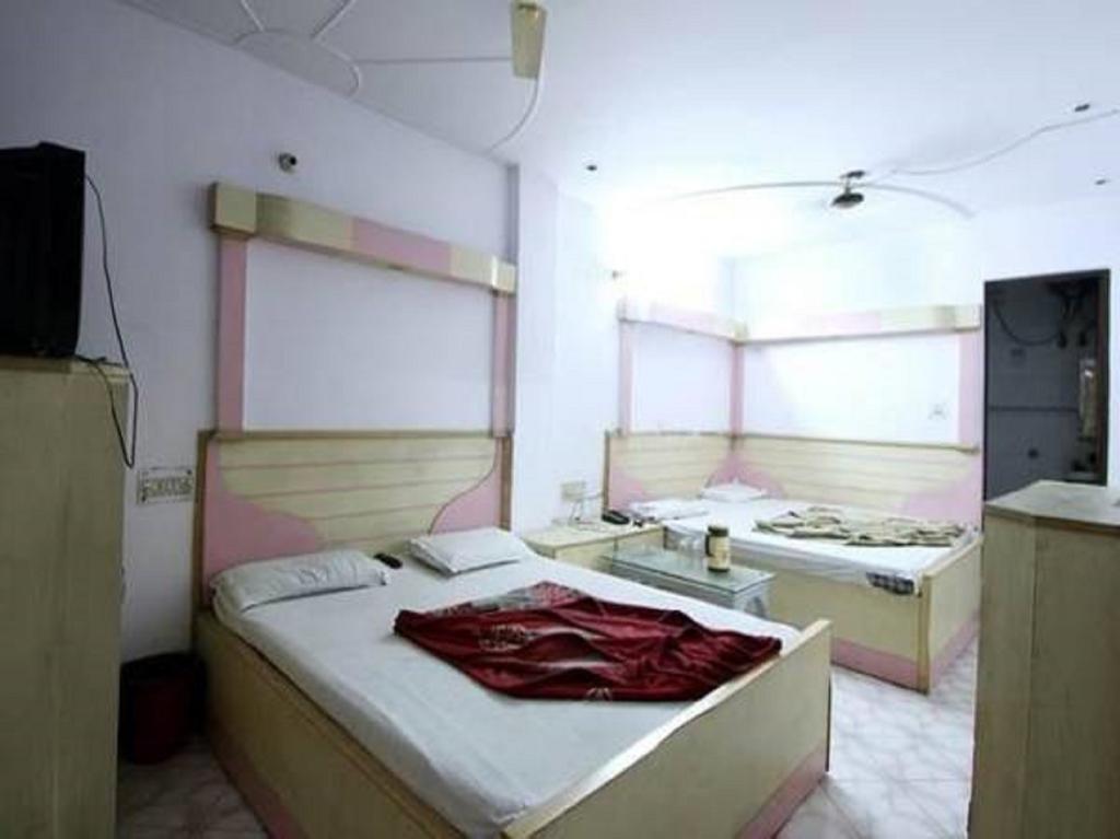 Hotel Hans International New Delhi Rum bild